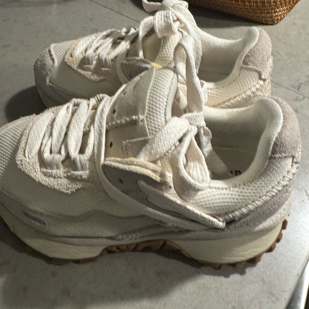 uggsSneakers